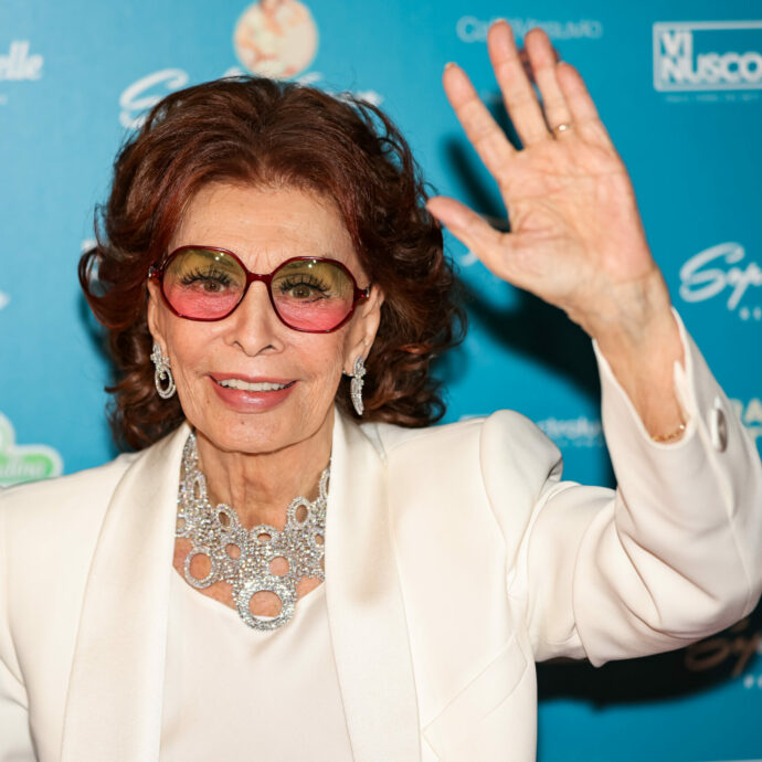 Sophia Loren: “A tutto penso, tranne che alla morte! Voglio lavorare, ci sarà un ruolo che non mi farà dormire la notte. Paola Cortellesi? Una poetessa”