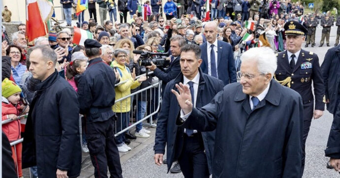 Mattarella alle celebrazioni in Carnia: “Il fascismo era complice della ferocia nazista. Il Regno d’Italia permise l’invasione tedesca”