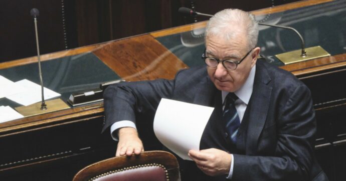 Crosetto-Aise, il caso al Copasir. Chigi interviene: “I Servizi leali”