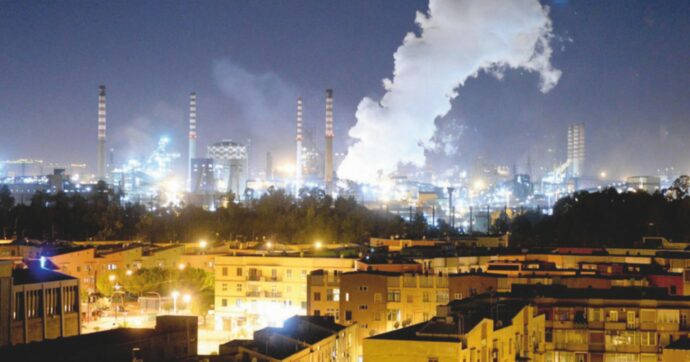 Copertina di Non solo Ilva: i 10 processi dell’Ambiente svenduto a rischio