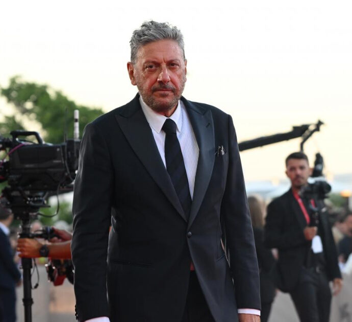 “Gli 863 mila euro di finanziamenti a Francis Kaufman? Se non fosse una tragedia sarebbe una commedia”: lo sdegno di Sergio Castellitto