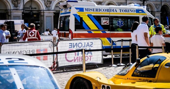 Torino, incidente al Salone dell’Auto. Una vettura da rally perde il controllo e finisce sulla folla: 12 feriti