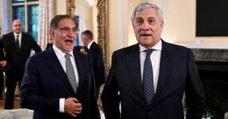 Copertina di Extraprofitti, Tajani gelato da La Russa: “Tuteli una banca?”