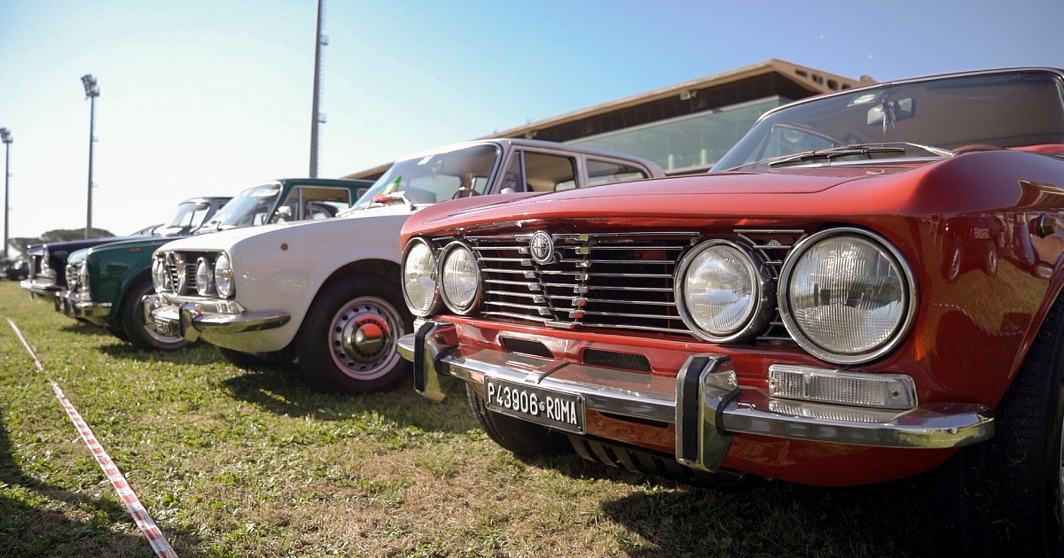 La ricarica delle auto elettriche? Si farà in marcia - 5/7