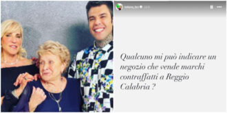 Copertina di “Qualcuno mi può indicare un negozio che vende marchi contraffatti a Reggio Calabria?”: la strana richiesta della madre di Fedez