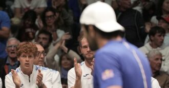 Copertina di Il trucco di Sinner decisivo per la vittoria di Berrettini in Davis. Volandri svela: “Glielo avevo detto anch’io, ma non mi ascoltava”