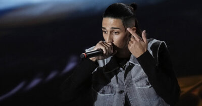 Copertina di Baby Gang è stato scarcerato e va ai domiciliari: in comunità a disintossicarsi col braccialetto elettronico