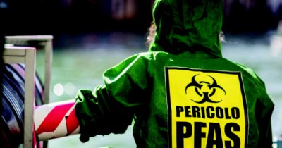 Copertina di Processo Miteni, a Vicenza 11 condanne per inquinamento da Pfas: in tutto sono 141 anni di carcere
