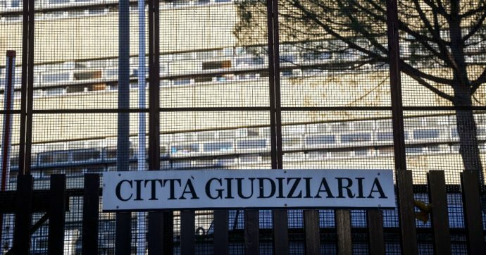 “Un’altra centrale di dossieraggio a Roma”: indagine aperta anche nella Capitale. “Tra i membri anche un uomo di palazzo Chigi”