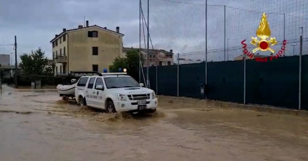 https://st.ilfattoquotidiano.it/wp-content/uploads/2024/09/19/alluvione-ancona1200-1050x551.jpg