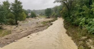 Copertina di Alluvione in Romagna, a Modigliana strade ricoperte di fango dopo l’esondazione del Tramazzo – Video