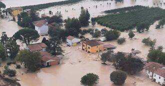 Copertina di Alluvione in Romagna, destra nel fango: il governo dei soli annunci se la prende con la Regione