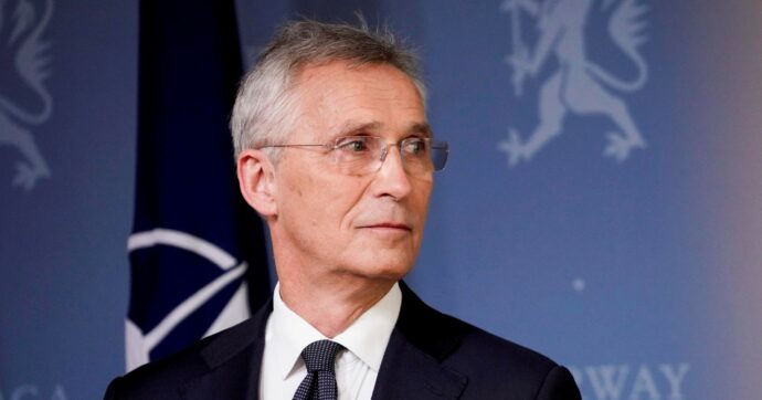 Copertina di Nato, Stoltenberg dà  l’addio e chiede ancora più  spese militari