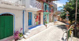 Copertina di Borgo Croce (Reggio Calabria), paese rinato grazie ai residenti: una goccia di fantasia e bellezza