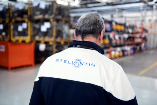 Stellantis, i sindacati sono sul piede di guerra: sarà mobilitazione di tutti gli stabilimenti e dell’indotto. “Questa crisi non ha precedenti”