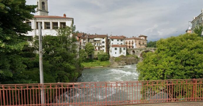 Ivrea, il cadavere di una donna ritrovato nelle acque della Dorea Baltea nel centro della città