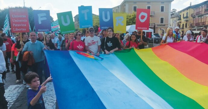 Pd-5S in marcia divisi. Conte chiede a Elly di scegliere una linea