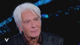 Copertina di Emanuela Orlandi “era su un volo Roma-Londra con l’uomo che gestì il sequestro. Si chiama Vittorio Baioni”: le nuove rivelazioni di Pietro Orlandi a Verissimo