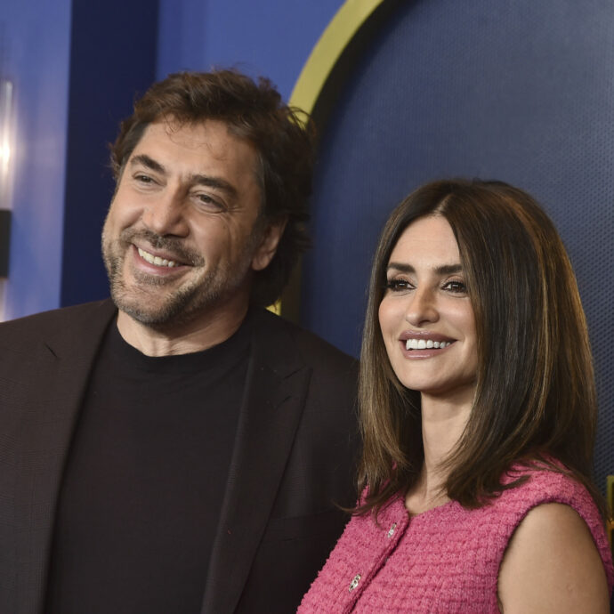 “Penelope Cruz ti amo perché ti prendi cura di te, dei nostri figli, di tua mamma e di me”: Javier Bardem si commuove alle lacrime durante una premiazione