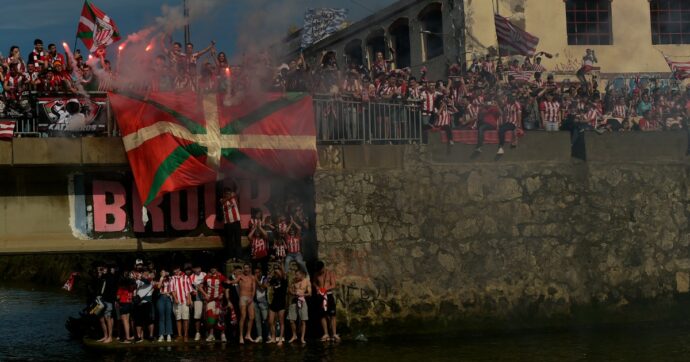 “Nascondete le sciarpe e i simboli antifascisti”: allerta sicurezza per Roma-Athletic Bilbao di Europa League