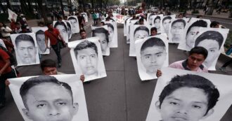 Copertina di Ayotzinapa, dopo dieci anni la scomparsa dei 43 studenti è ancora senza colpevoli. Il caso pende sulla nuova presidente Sheinbaum