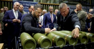 Copertina di Zelensky e Joe: pace e armi. E Putin minaccia l’atomica