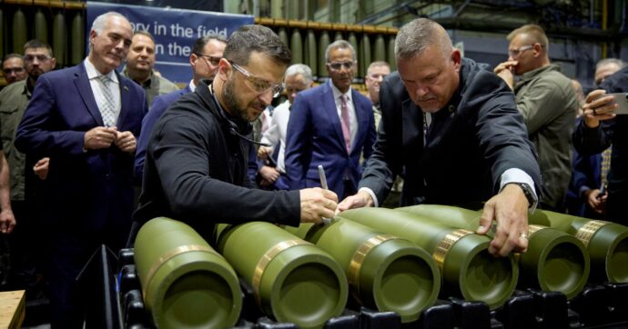 Zelensky e Joe: pace e armi. E Putin minaccia l’atomica