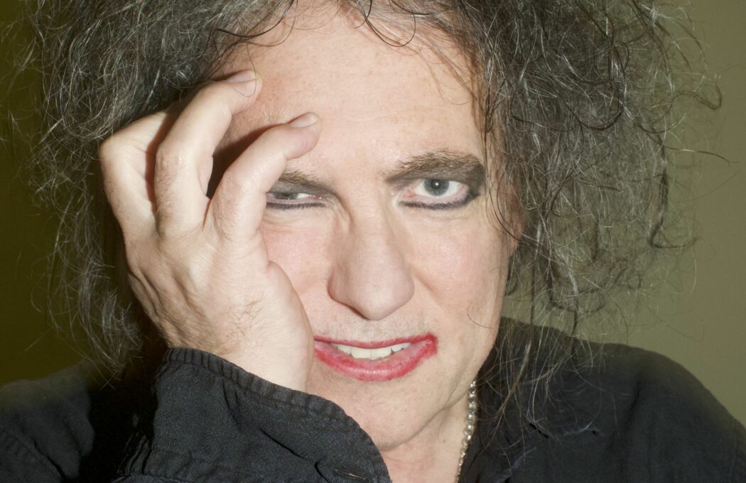 https://st.ilfattoquotidiano.it/wp-content/uploads/2024/09/26/ROBERT-SMITH-Credit-Sam-Rockman-1050x680.jpg