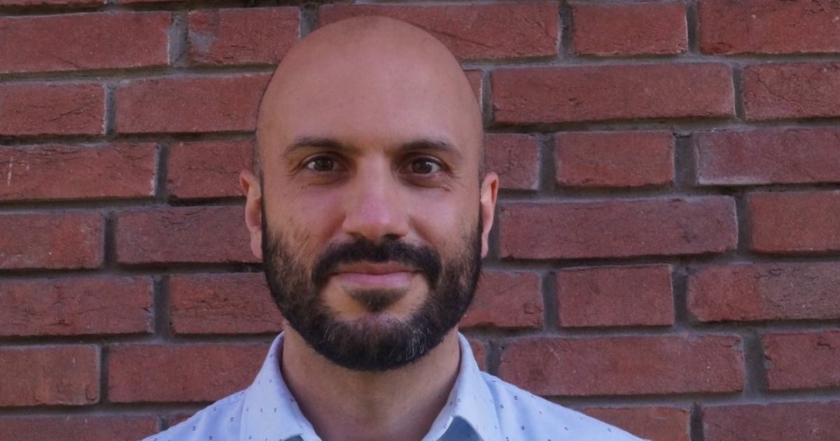 “Mi aiutate a scrivere il mio romanzo? Vi invito a casa mia”: l’appello dello scrittore Gabriele Dadati per il suo nuovo libro