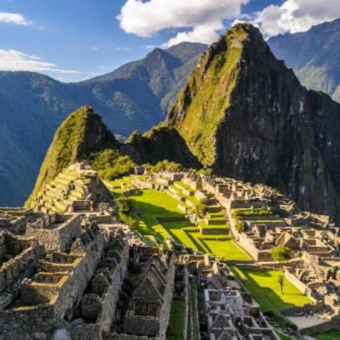 File e disagi per raggiungere la più ambita destinazione turistica del Perù: perché è difficile arrivare al Machu Picchu