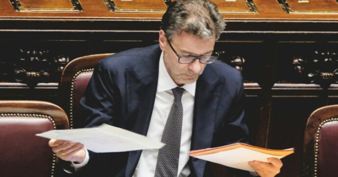 Copertina di Al governo s’è ristretto il Pil: un punto di minore crescita