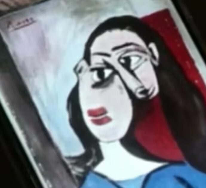 Trova un dipinto in una vecchia villa e lo appende al muro di casa. Sessant’anni dopo la scoperta: sarebbe di Pablo Picasso e varrebbe 6 milioni di euro