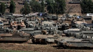 Copertina di Invasione del Libano: blindati israeliani nel Sud. L’Idf: “È la seconda fase”