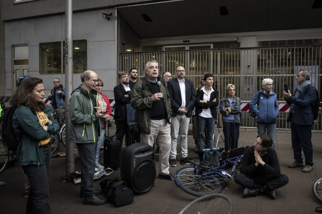 Onorio Rosati consigliere Regionale al Presidio ciclisti per dimissione del consigliere Feltri da Regione Lombardia
Milano – Italia – Cronaca
Martedì, 1 Ottobre, 2024 (Foto di Marco Ottico/Lapresse)

Cyclists’ picket for resignation of Councilor Feltri from Lombardy Regionmanagement of water in Lombardy
Milan, Italy – News