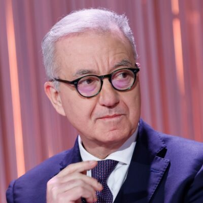 Copertina di Mantovano dà la colpa ai magistrati: “Campagna radicale? Da loro i toni più toni estremi”