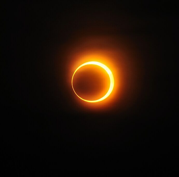 Il 2 ottobre ci sarà un’eclissi anulare solare: che cos’è, quando e dove vederla