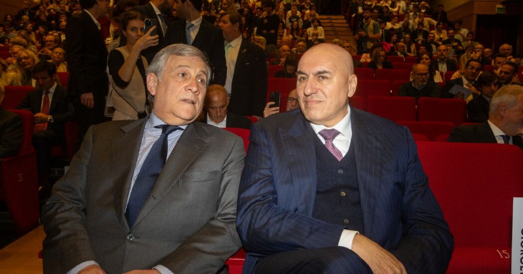 https://st.ilfattoquotidiano.it/wp-content/uploads/2024/10/01/tajani-crosetto-1050x551.jpg