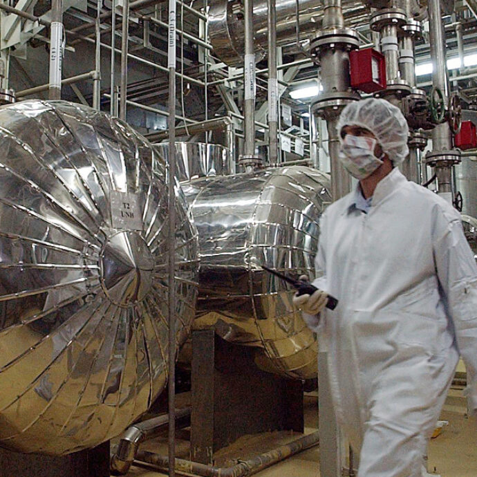 Nucleare, Iran: “E’ scaduto il patto del 2015, da oggi il nostro programma non ha più restrizioni”