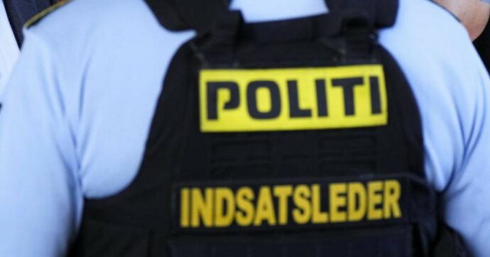 Due “esplosioni” vicino all’ambasciata israeliana a Copenaghen, la polizia danese: “Indagini in corso”