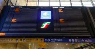 Caos treni, le opposizioni: “Salvini si occupa di tutto tranne dei trasporti”. Il ministro e l’Ad Donnarumma disertano l’evento sui regionali