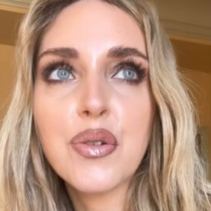 “Mi fa strano parlare qui, nelle stories, non parlo da una vita. Ma voglio tornare a farlo”: Chiara Ferragni torna a raccontare cosa fa su Instagram