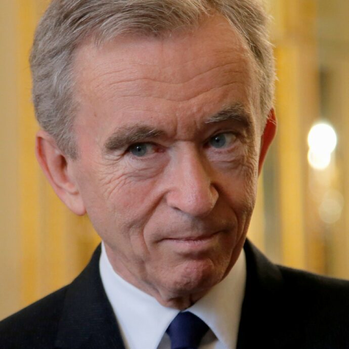 “Vogliamo sapere chi sarà l’erede di Bernard Arnault, chiediamo un piano chiaro per la successione”: la preoccupazione degli investitori per il futuro del colosso del lusso LVMH