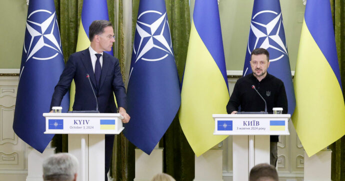 Rutte, visita a sorpresa a Kiev: il neosegretario Nato va da Zelensky nel suo primo viaggio ufficiale: “L’Alleanza è con voi”