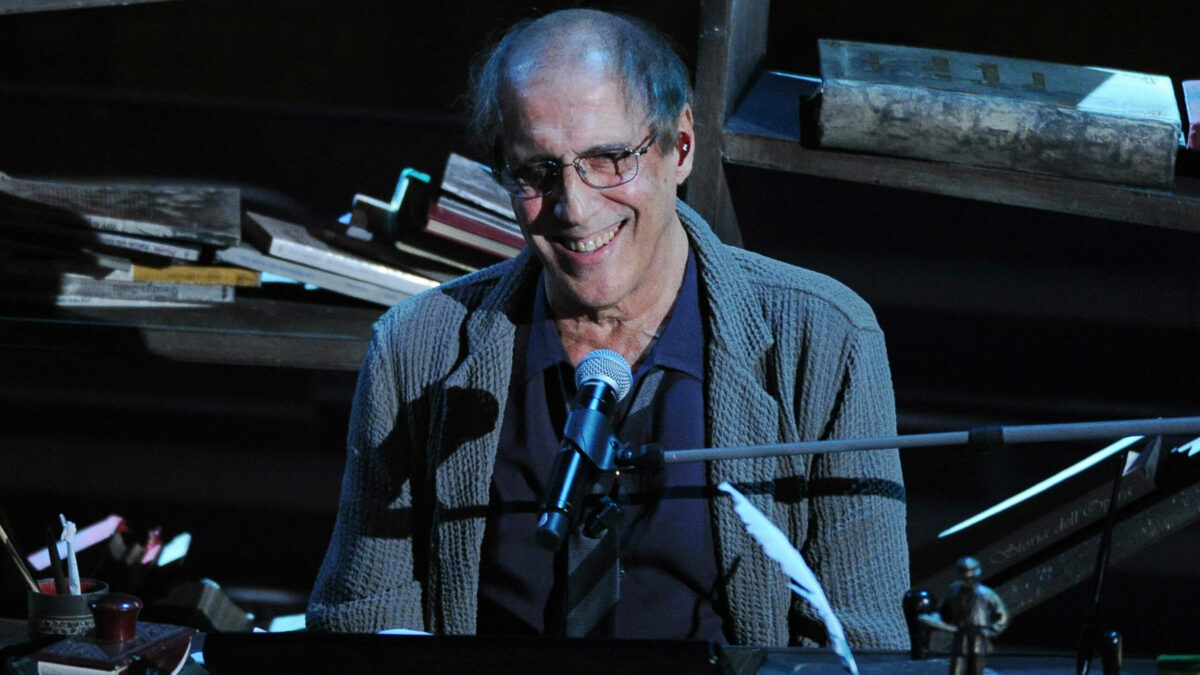 Adriano Celentano torna a parlare di politica: “Ehi politici, non vorrei svegliarvi, però c’è qualcosa che dobbiamo sistemare…”