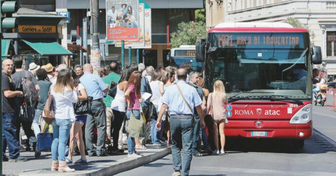 Copertina di Bus, tram e metro: oggi giornata a rischio per un nuovo sciopero