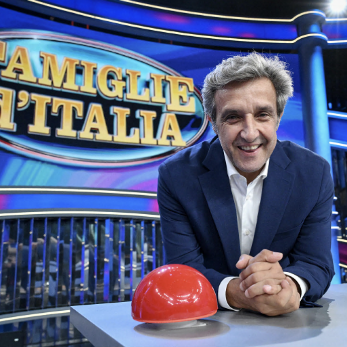 “Mandare via De Rossi dalla Roma è stata una vergogna. Amadeus? Dal 200% di Sanremo a un inizio un po’ così, che succede…”: Flavio Insinna a tutto campo