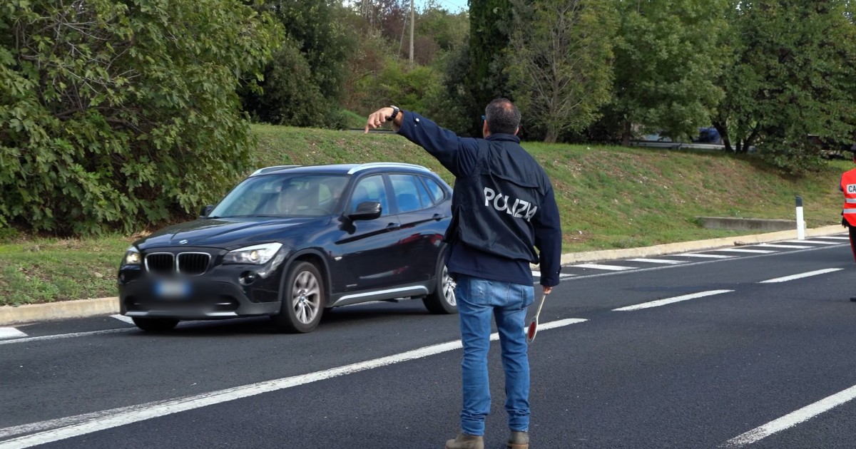 Corteo pro Palestina a Roma, posti di blocco e controlli sull’autostrada A1: fermati anche i pullman – Video