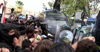 Copertina di Violenti scontri al corteo pro Palestina a Roma: manganellate, lanci di bottiglia e bombe carta – Video