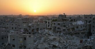 Gallant minaccia l’Iran: “Colpiremo come a Gaza e Beirut”. Teheran chiude il traffico aereo dalle 21 alle 6. Raid israeliano su una moschea: almeno 26 morti – La diretta