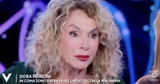 Copertina di “Sono stata in coma quasi due mesi, vedevo questa luce bianca e non volevo andarmene. La voce di mia madre mi ha fatta tornare”: Dora Moroni a Verissimo